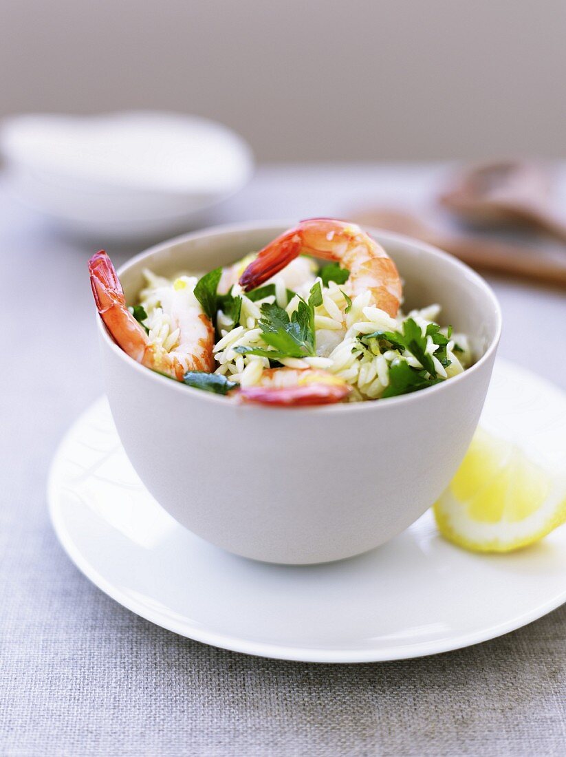 Rice, shrimp and coriander salad