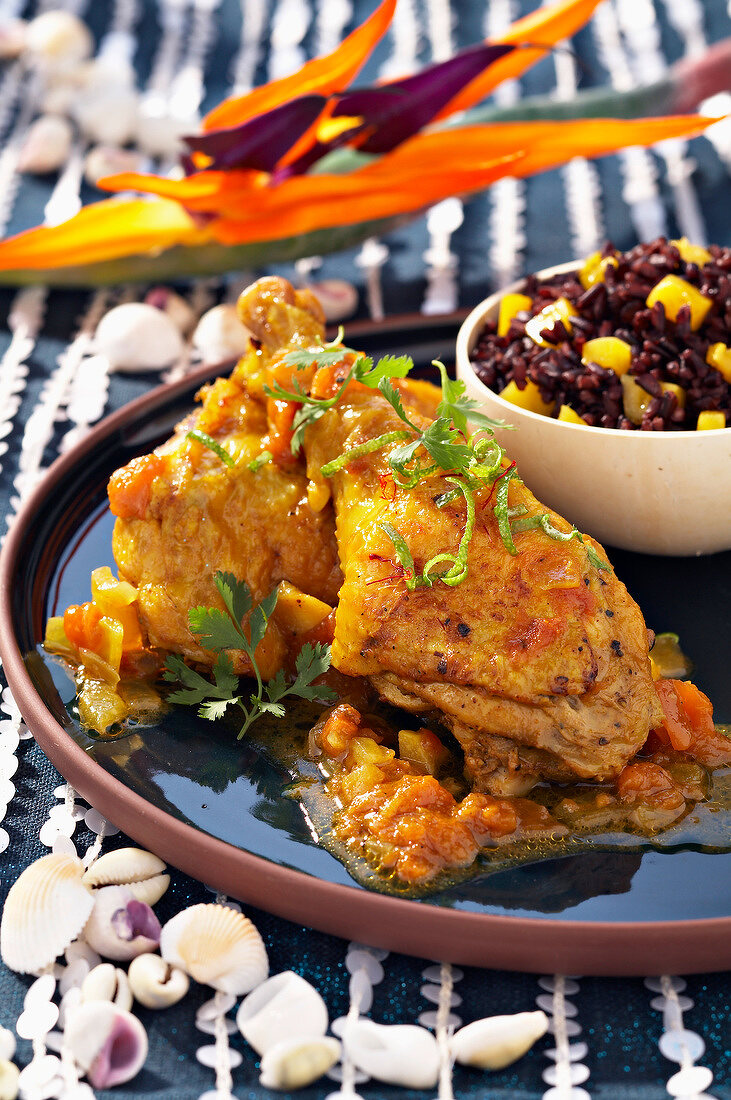 Poulardencurry mit schwarzem Reis