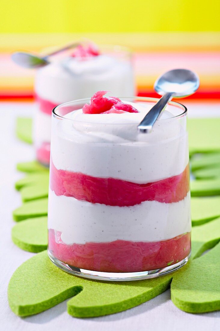 Rhubarb trifle