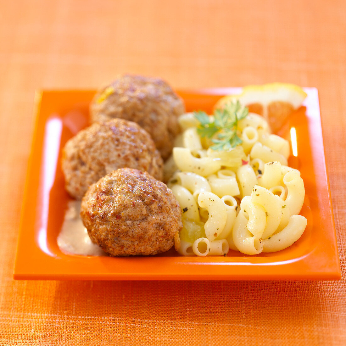Veal meatballs with shell pasta
