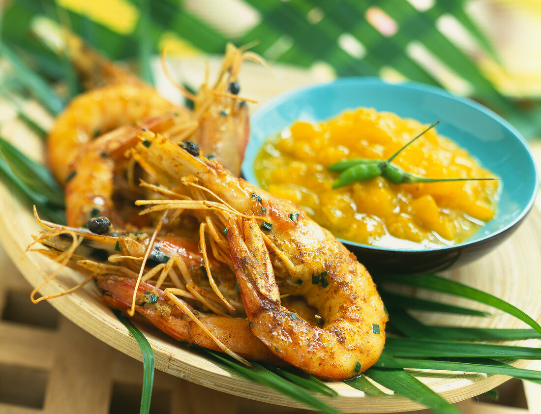 Creole spicy shrimps with mango chutney