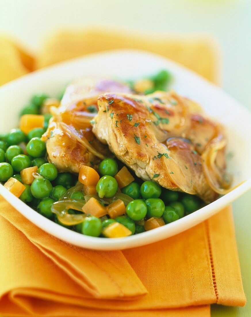 Pork Filet mignon with marjoram and peas