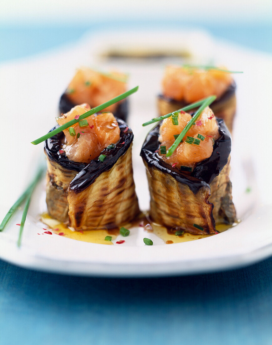 Eggplant and salmon makis