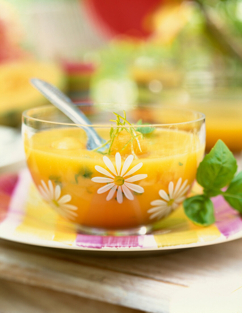 Melonen-Mango-Suppe mit Limette