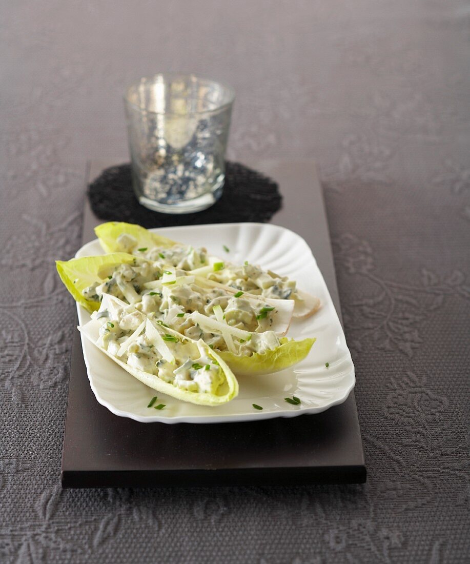 Chicory with fennel and blue cheese