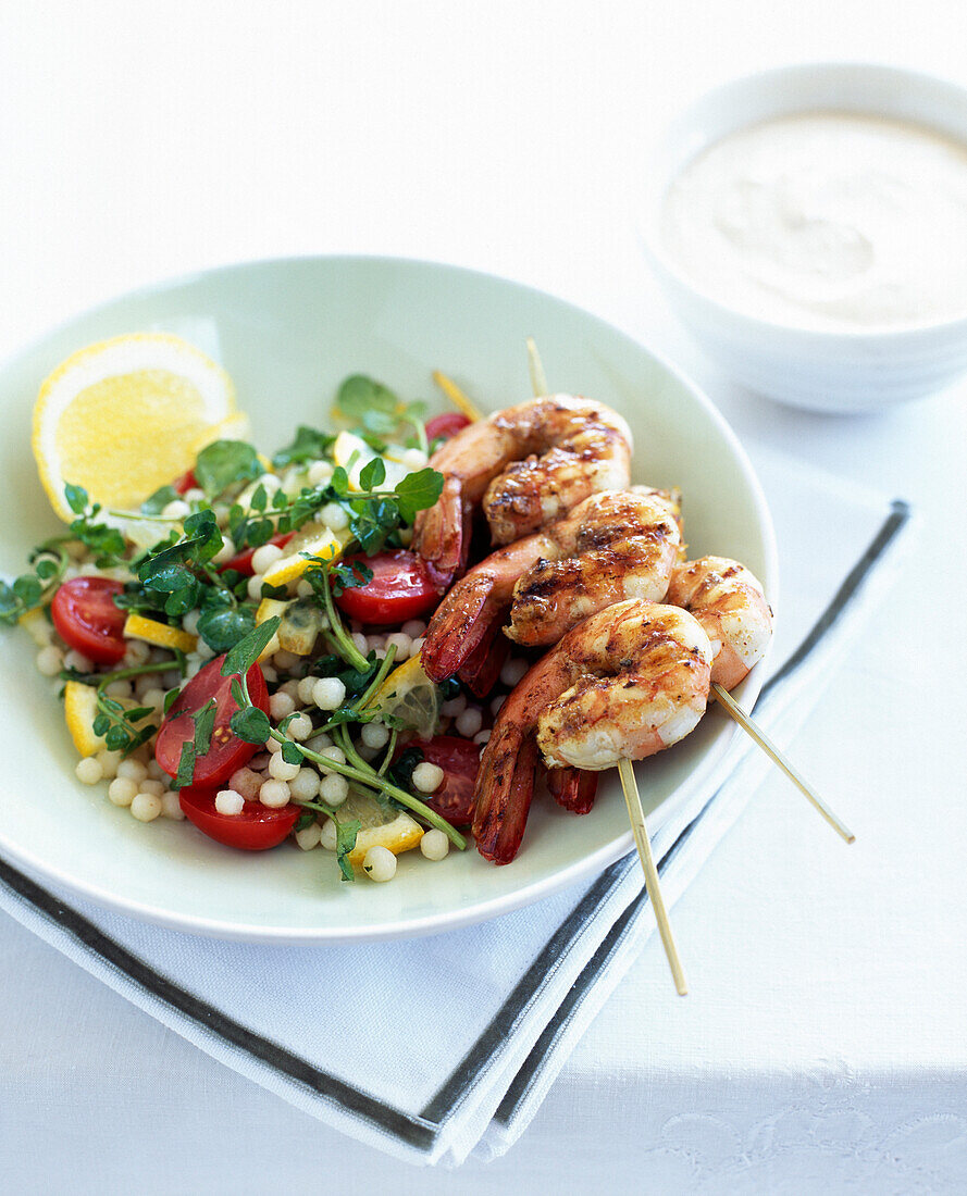 Salat mit Brunnenkresse, Tapioka und Shrimps