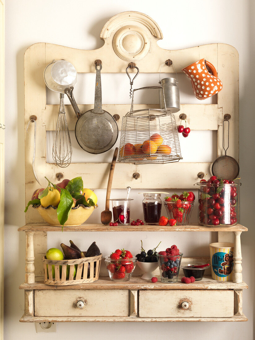 Fruit on kitchen shelves