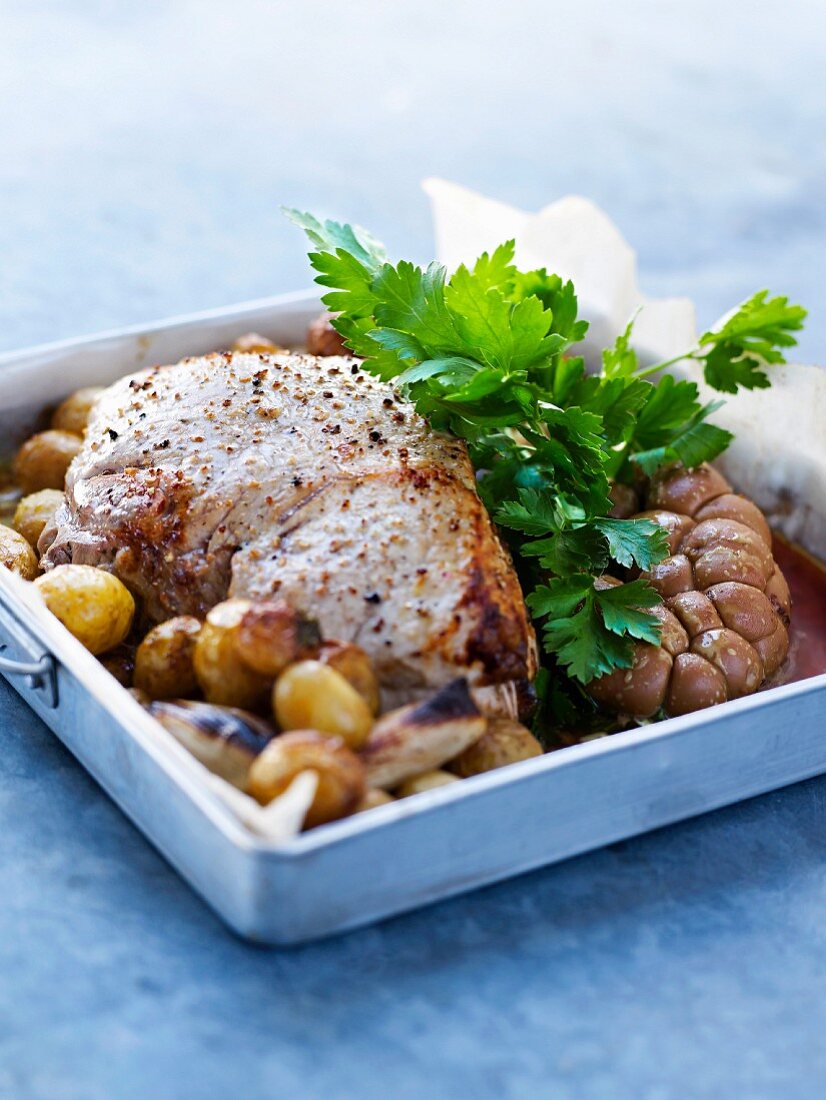 Lendenfilet und Nieren vom Kalb mit Schalotten und Grenaille-Kartoffeln