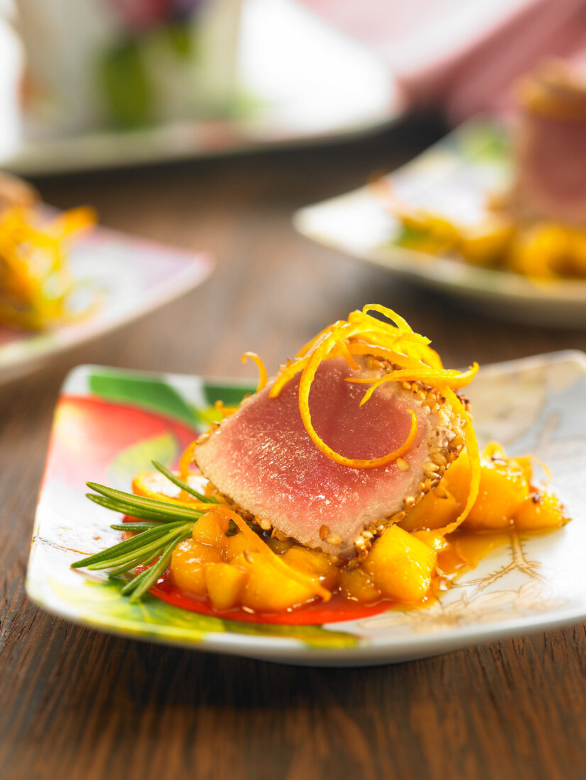 Thunfisch Mi-Cuit mit Mango und Rosmarin