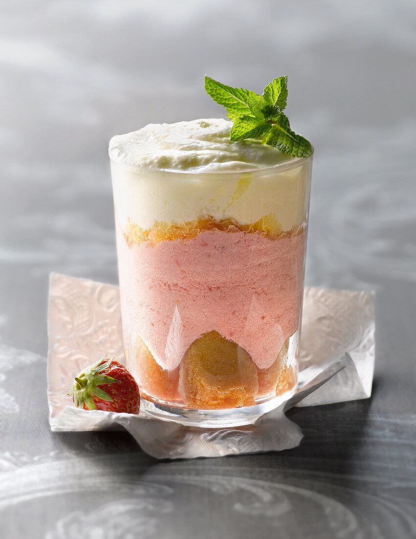 Strawberry trifle Verrine