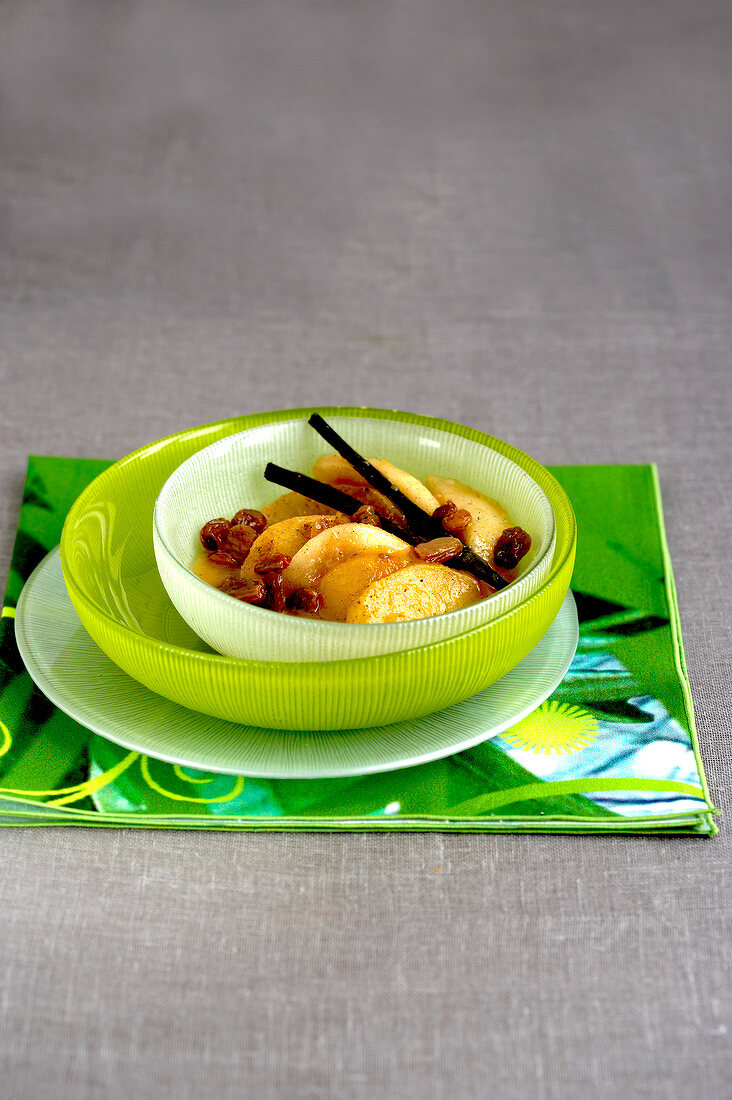 Apple, pear, vanilla and almond Tajine