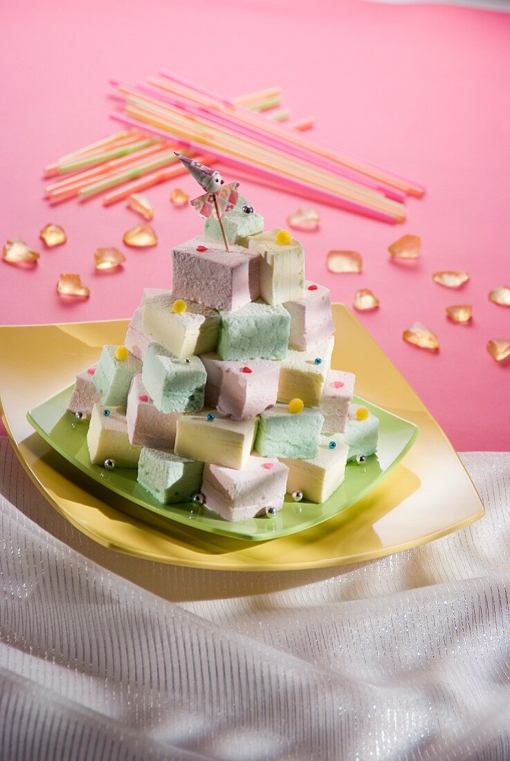 Pyramide aus Marshmallow-Würfeln
