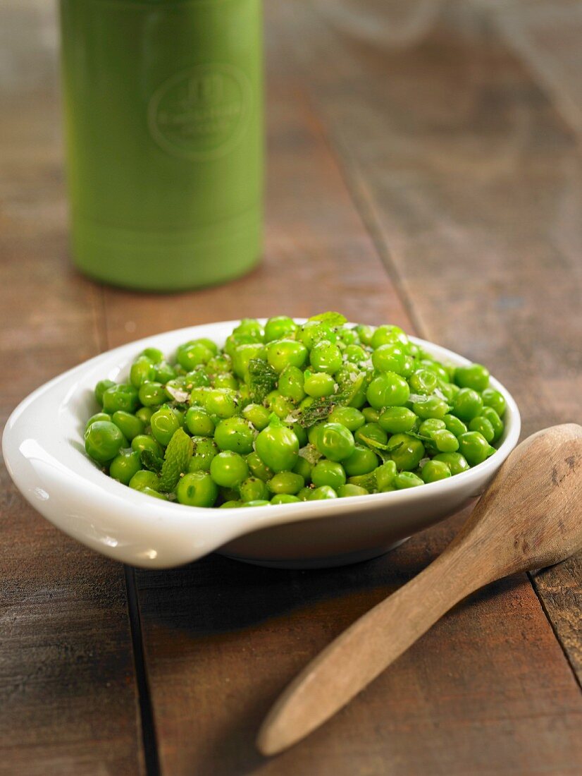 Peas with butter and mint