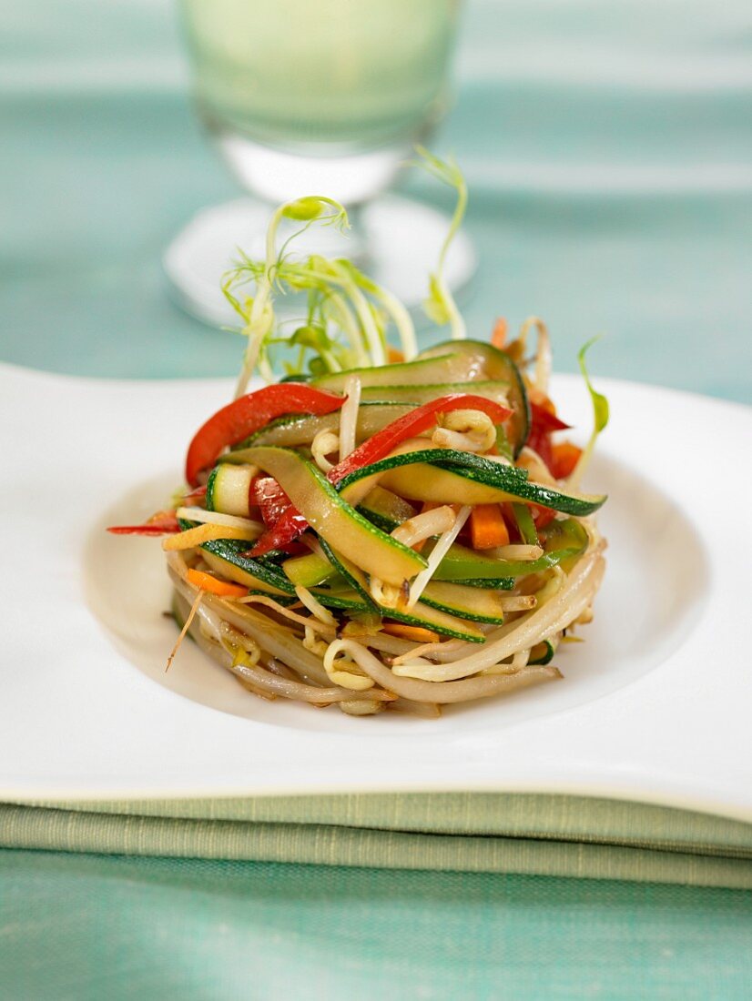 Sauteed beansprouts and vegetables
