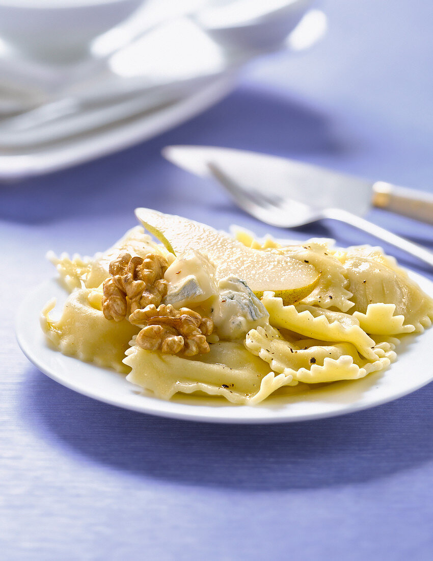 Raviolis with gorgonzola,pear and walnuts