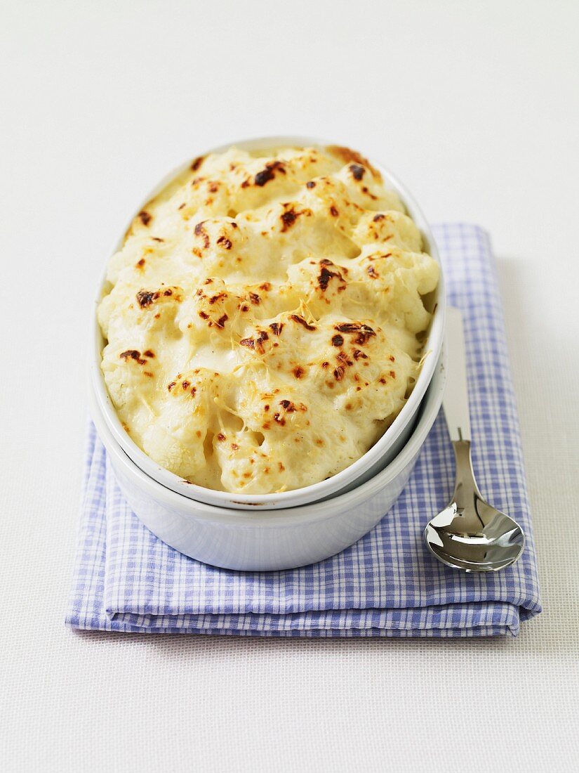 Cauliflower cheese-topped dish