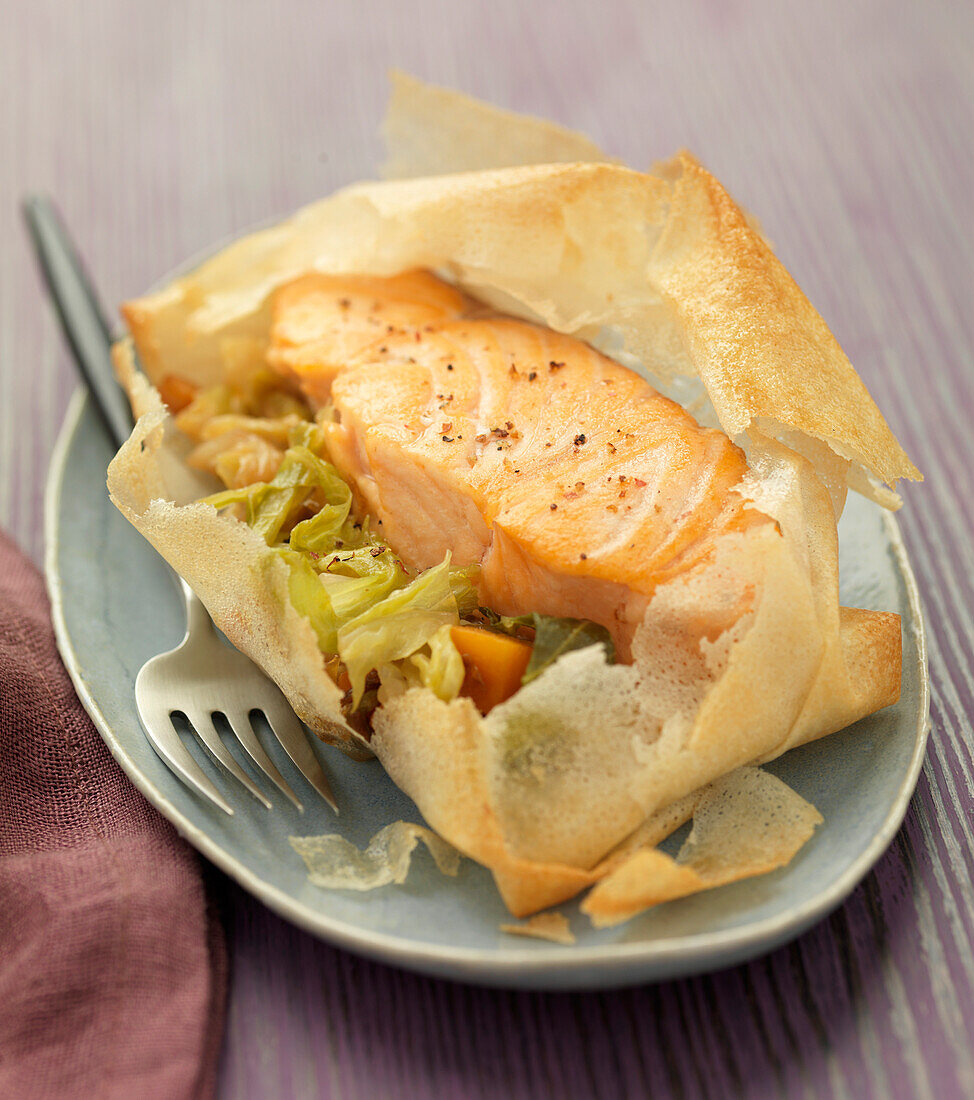 Salmon steak and cabbage cooked in filo pastry