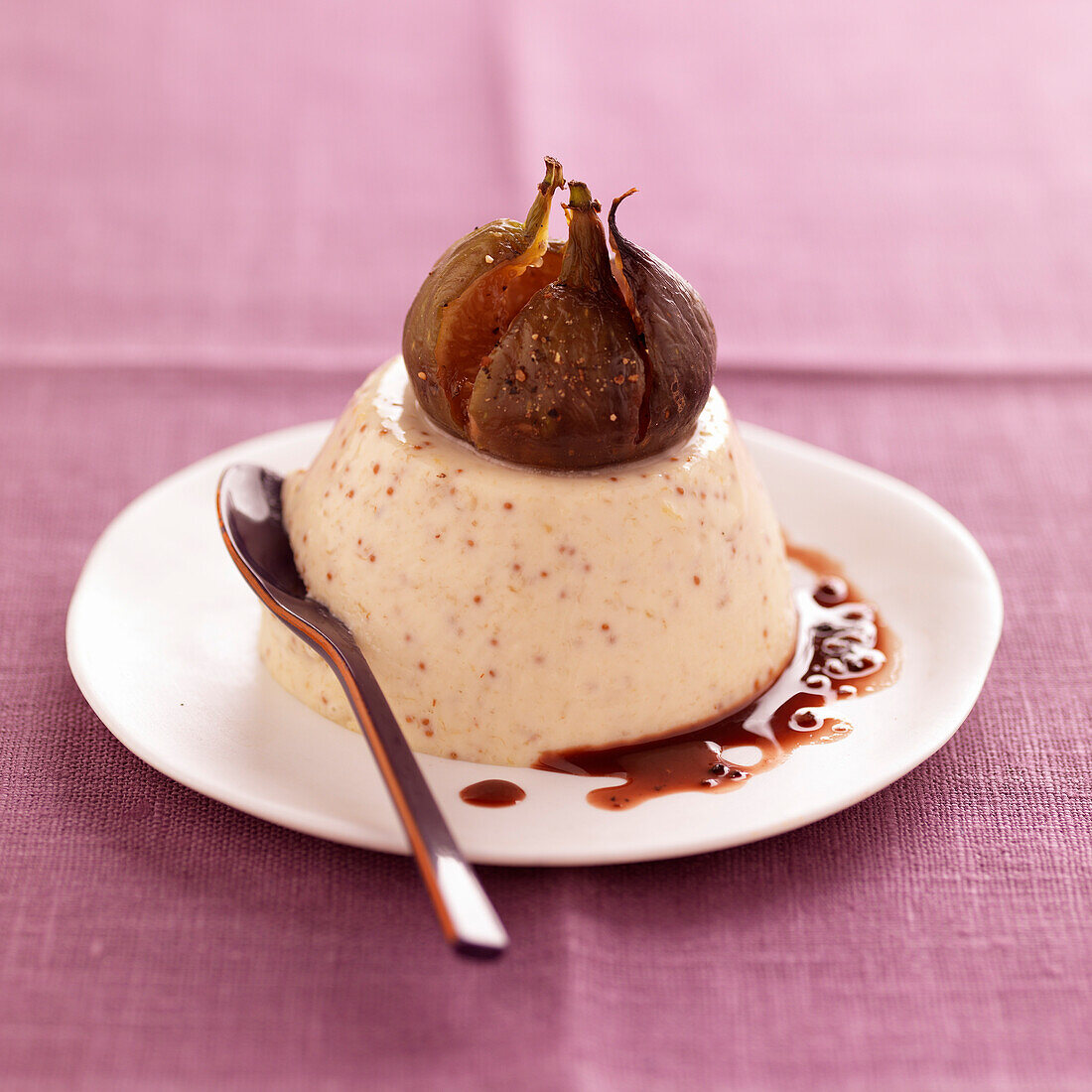 Dried and fresh fig Panacotta