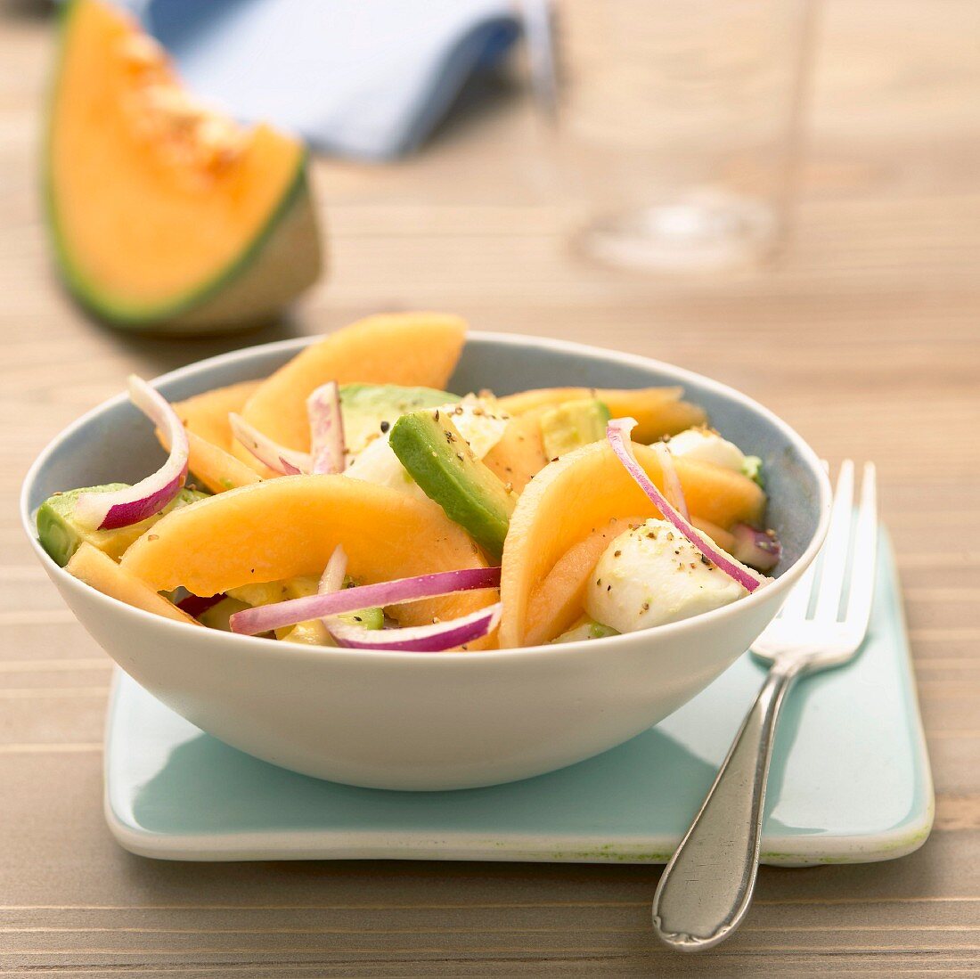 Melonen-Avocado-Salat mit Mozzarella