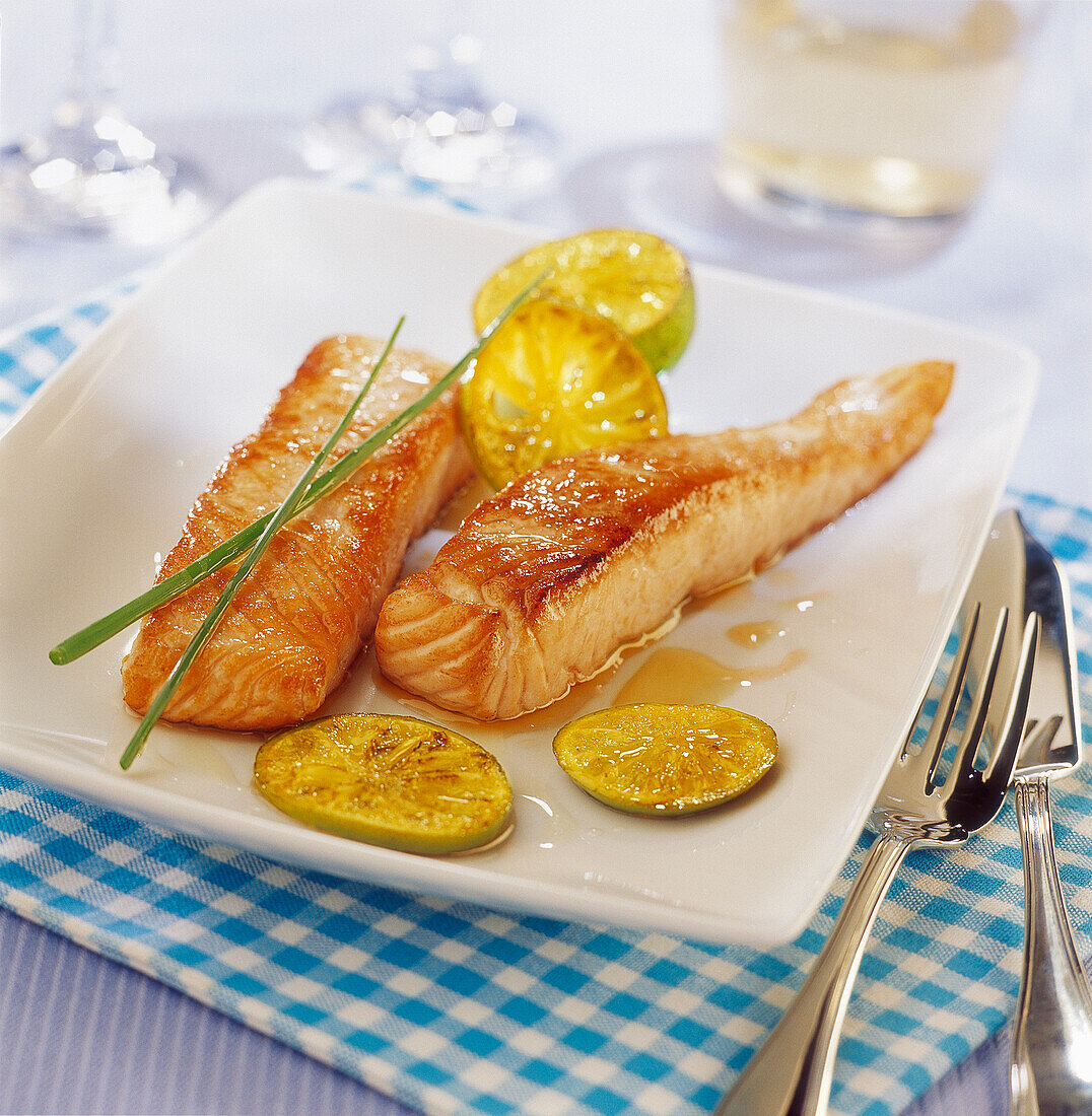 gegrillter Lachs mit Limetten