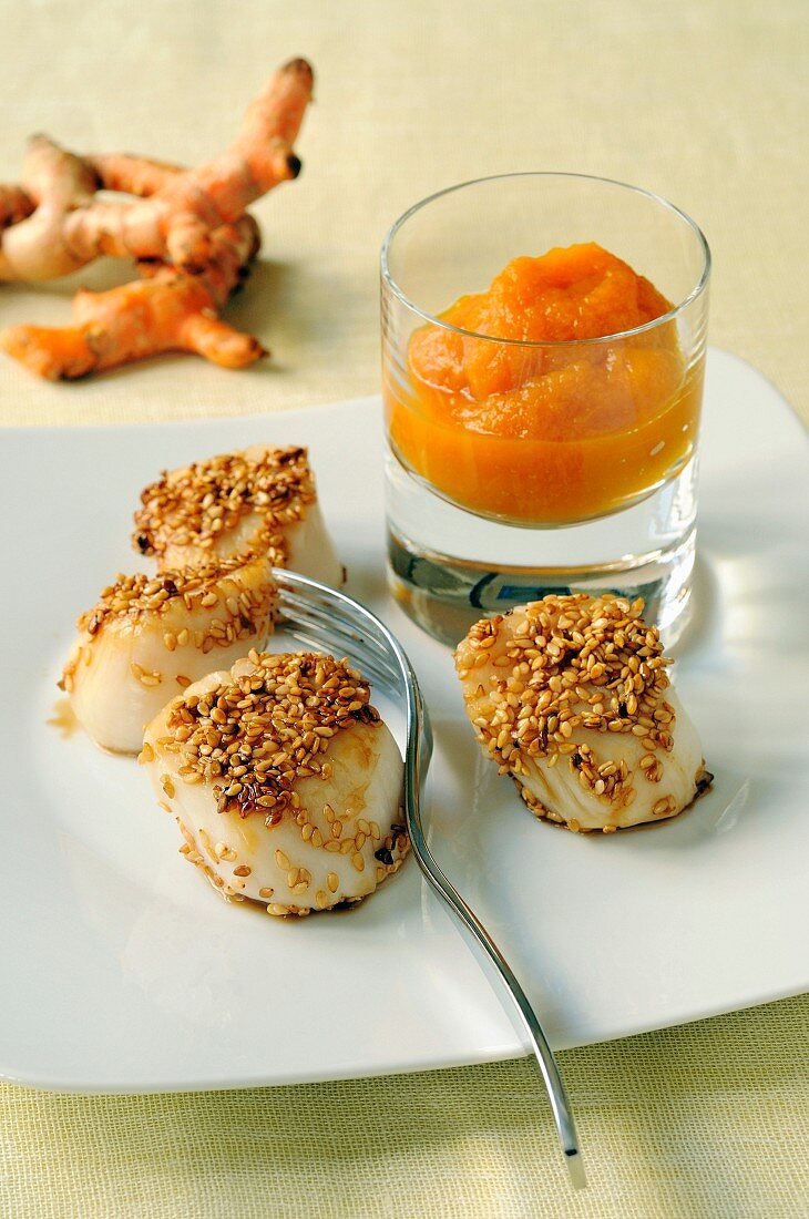 Scallops with sesame seed crust and pureed carrots