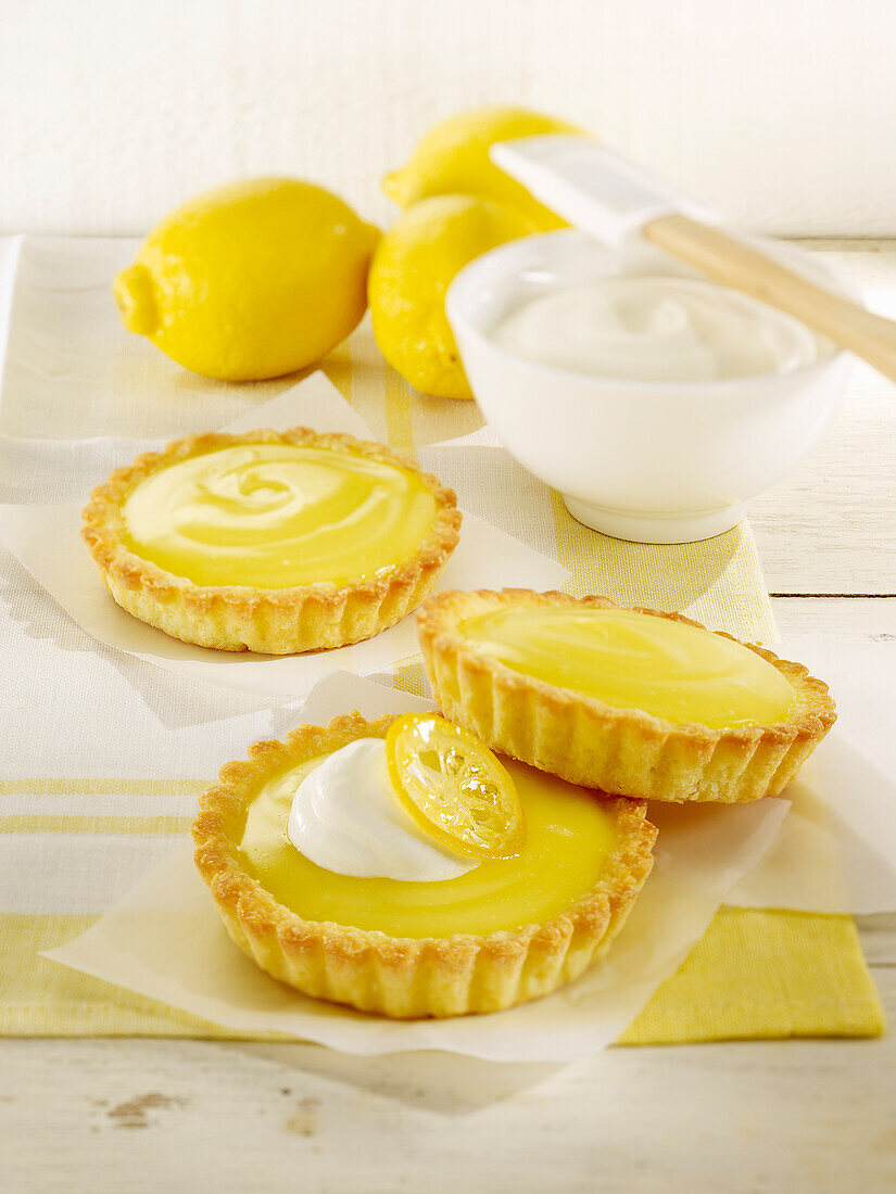 Lemon curd tartlets