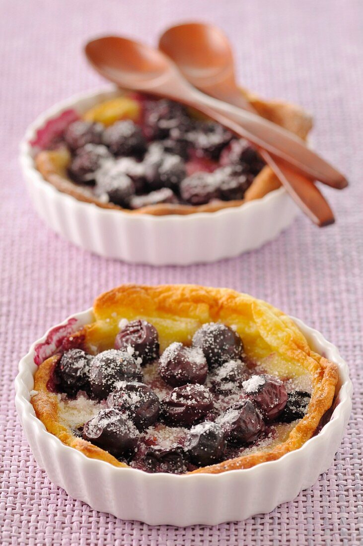 Bilberry batter pudding