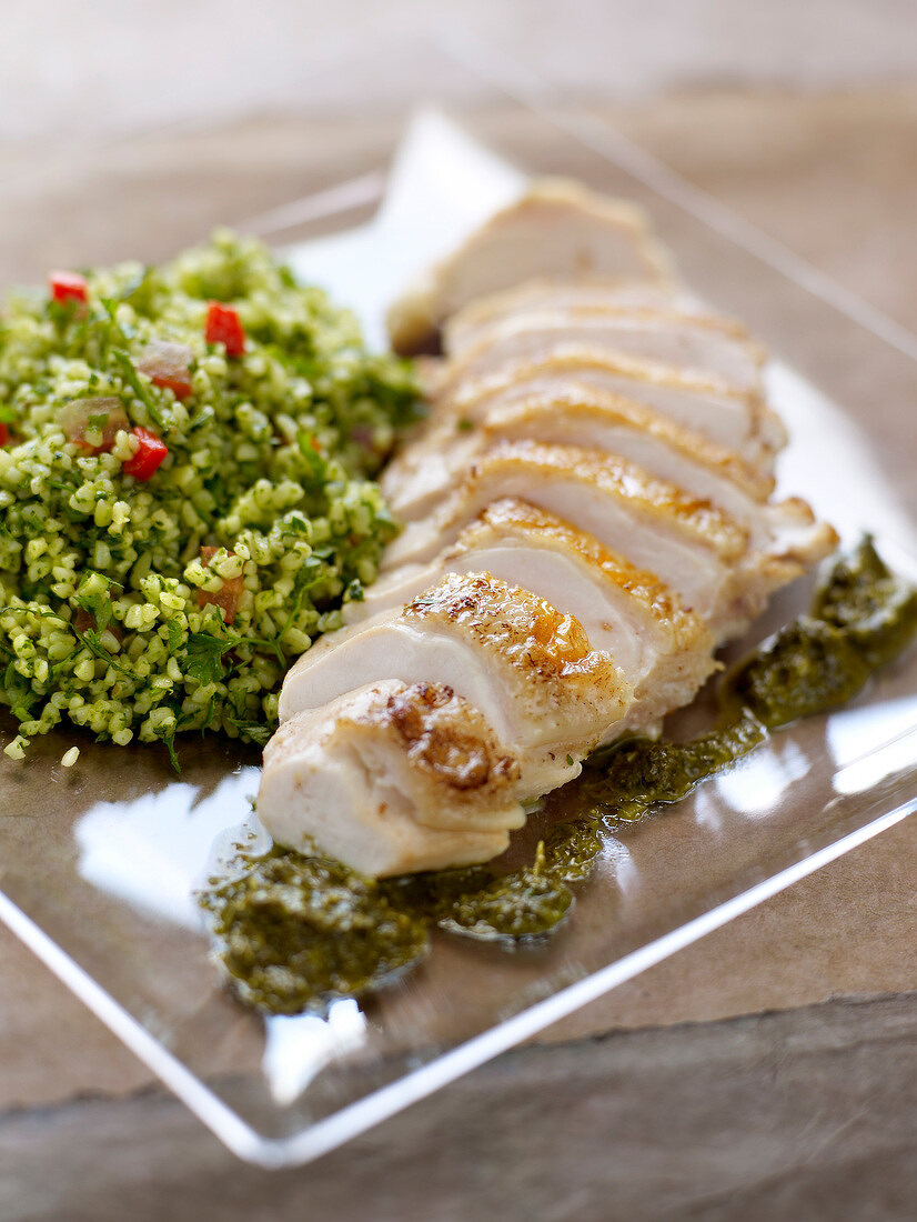 Chicken breast with bulghour and pesto