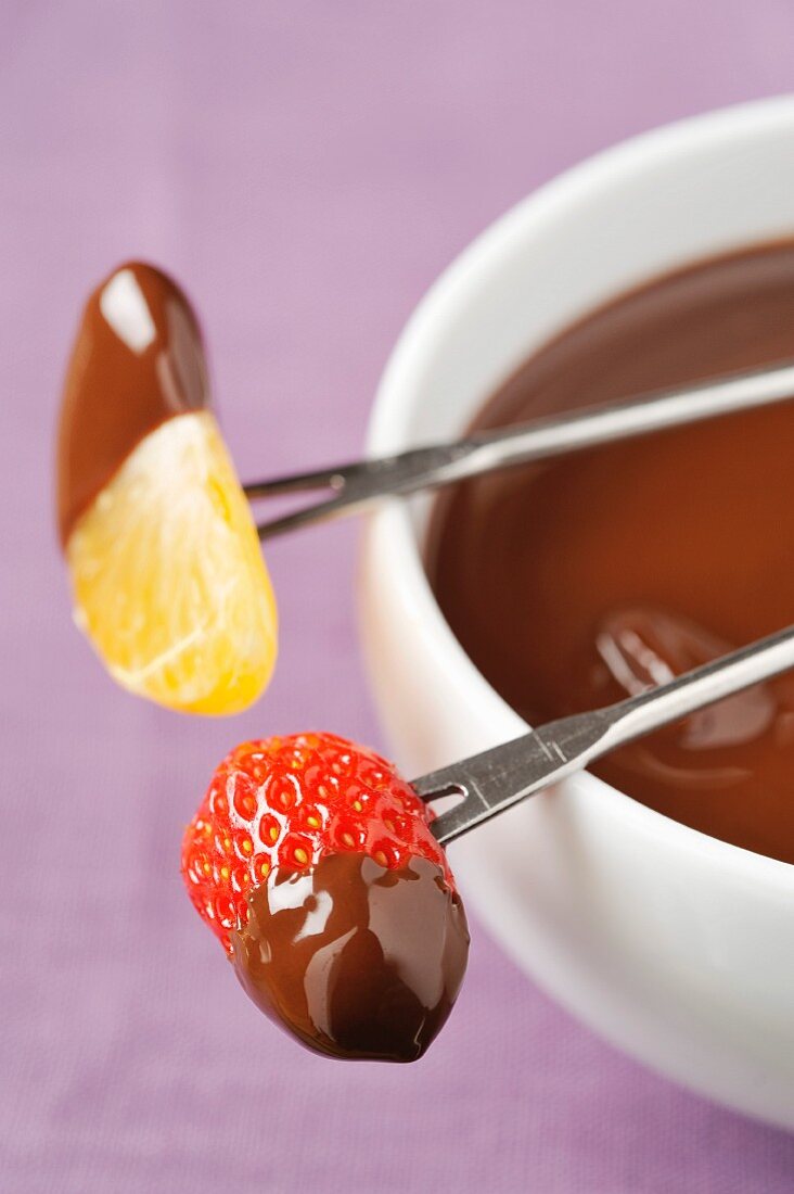 Schokoladencreme mit frischen Früchten
