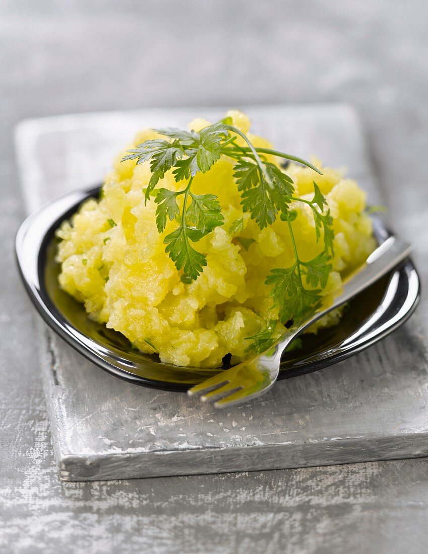 Kartoffelstampf mit Olivenöl und Kräutern
