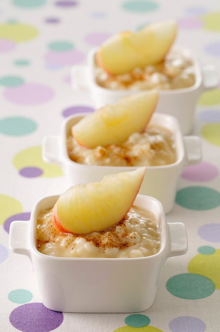 Rice pudding with apples