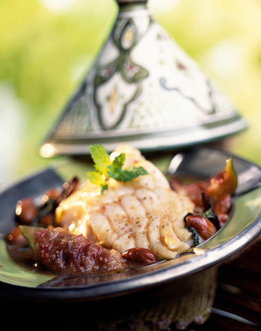 Fisch-Tajine mit Mandeln und frischen Feigen