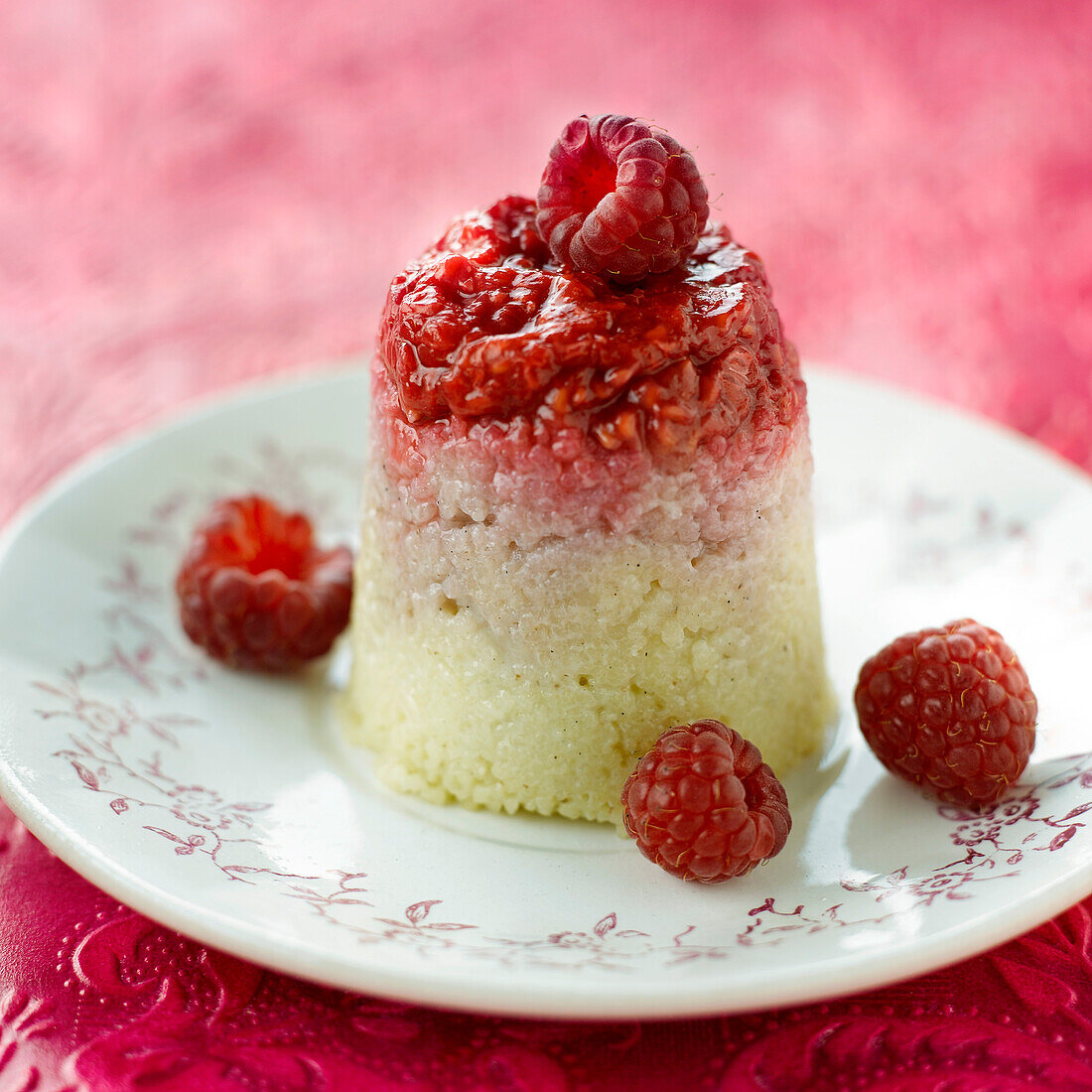 Raspberry semolina pudding