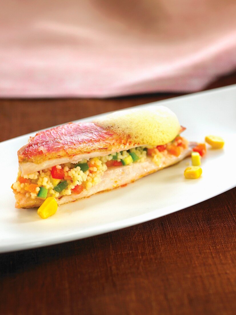 Red mullet fillets with semolina and vegetables