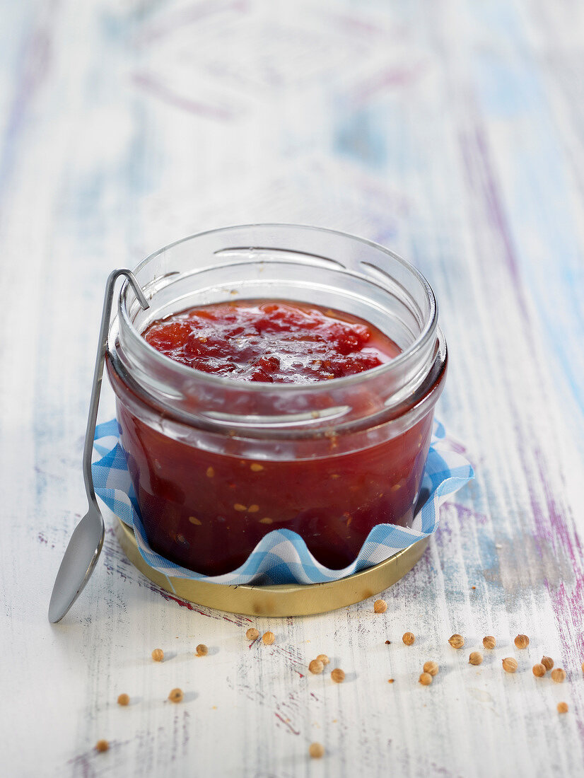 Tomatenkonfitüre mit Koriandersamen (vegan)