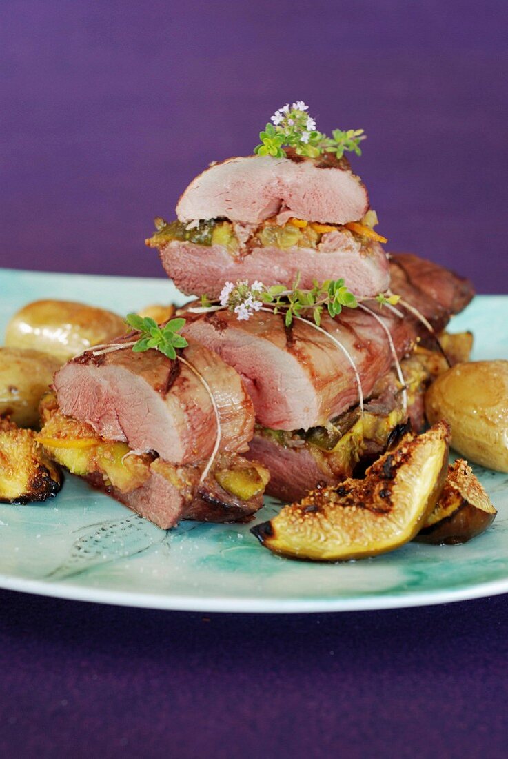 Duck's breast stuffed with figs and citrus fruit