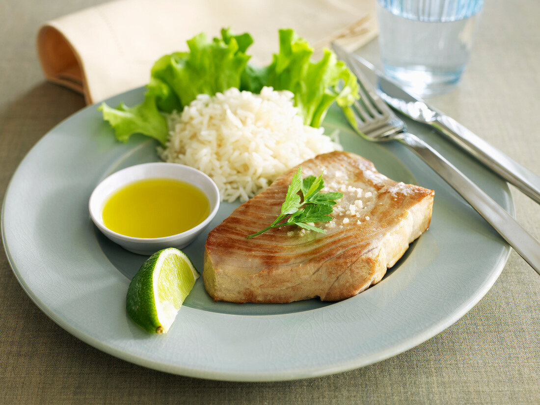 Tuna steak with rice