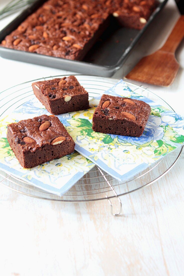 Chocolate chip and almond brownies