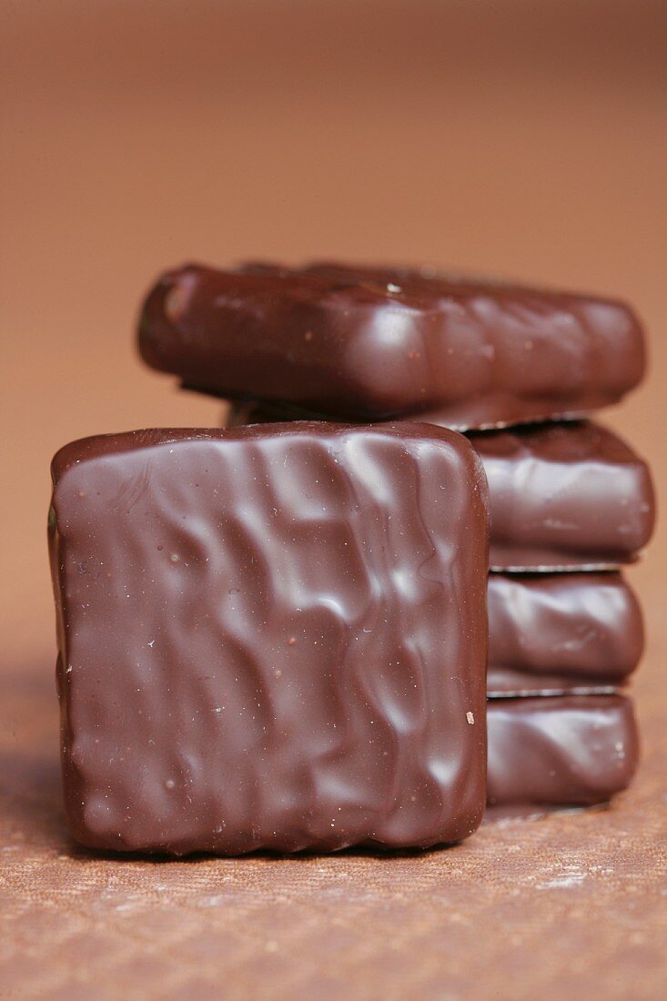 Schokoladen-Karamell-Vierecke