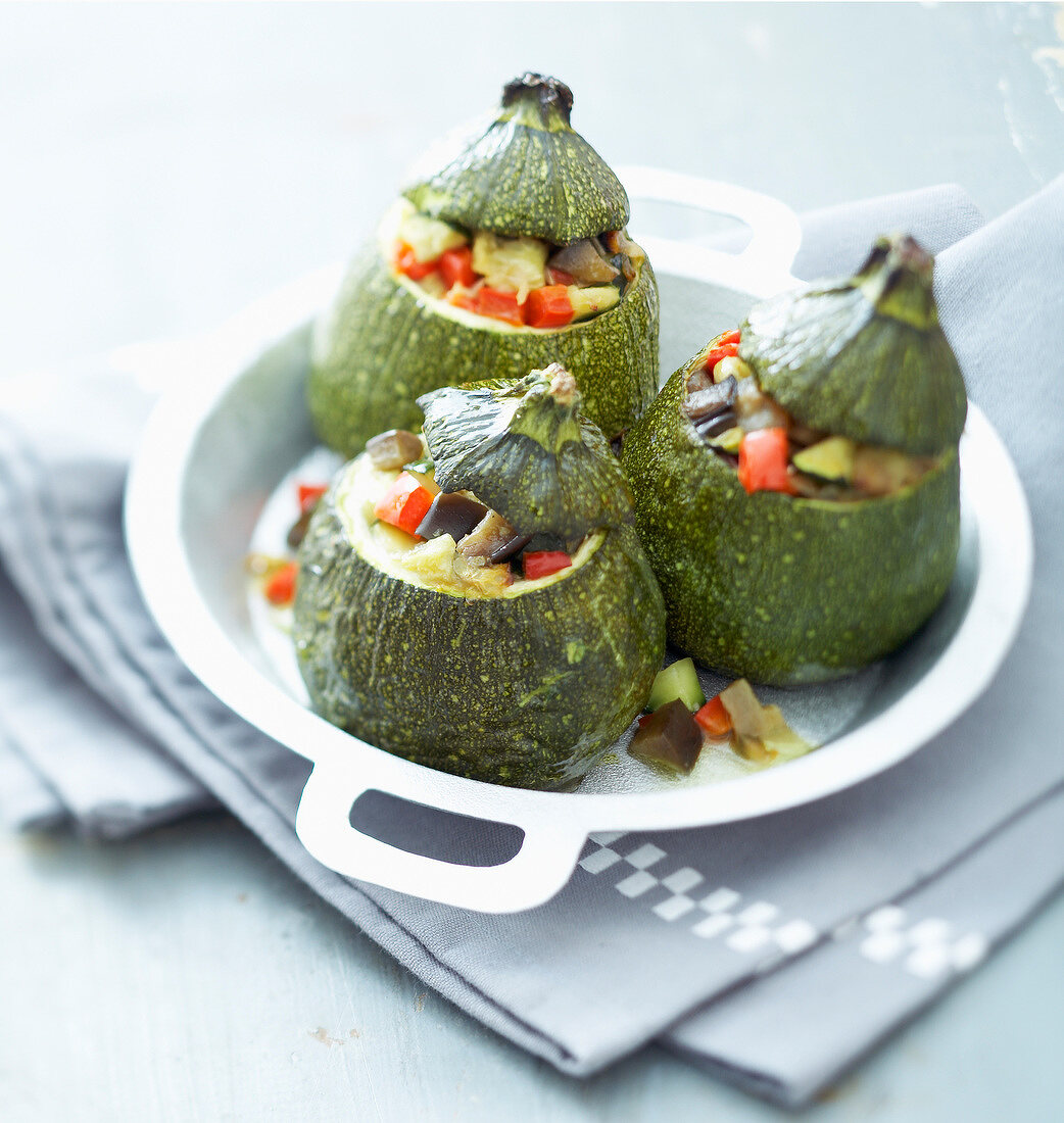 Round zucchinis stuffed with vegetables