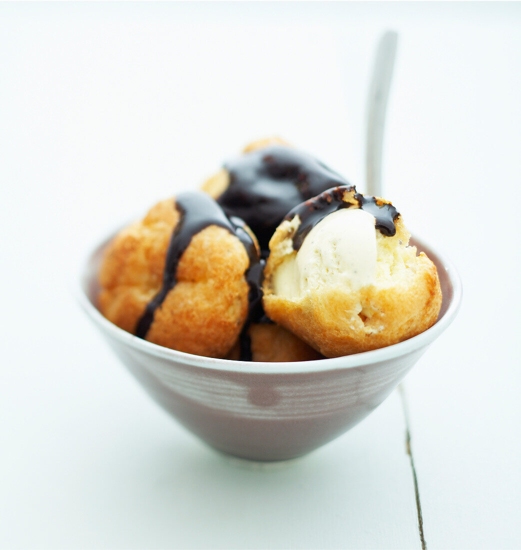 Profiteroles