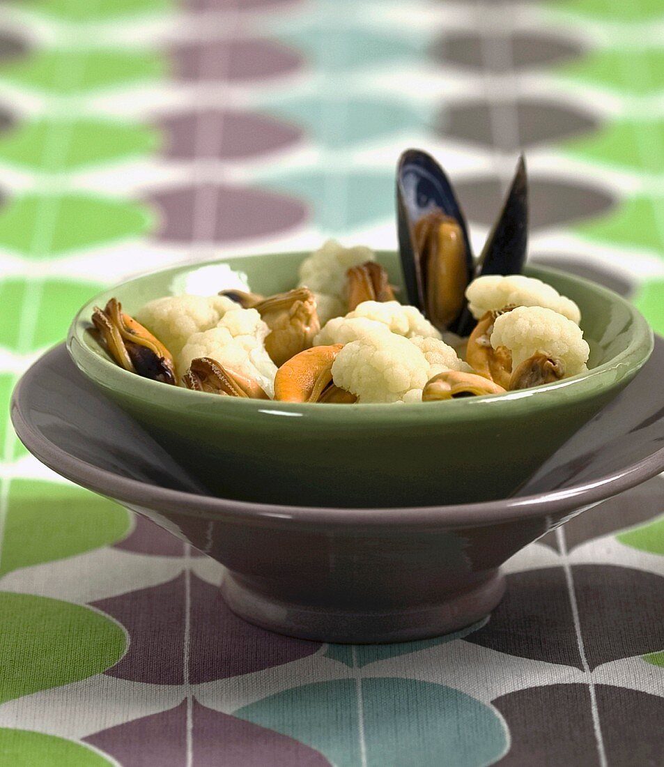 Mussels with cauliflower