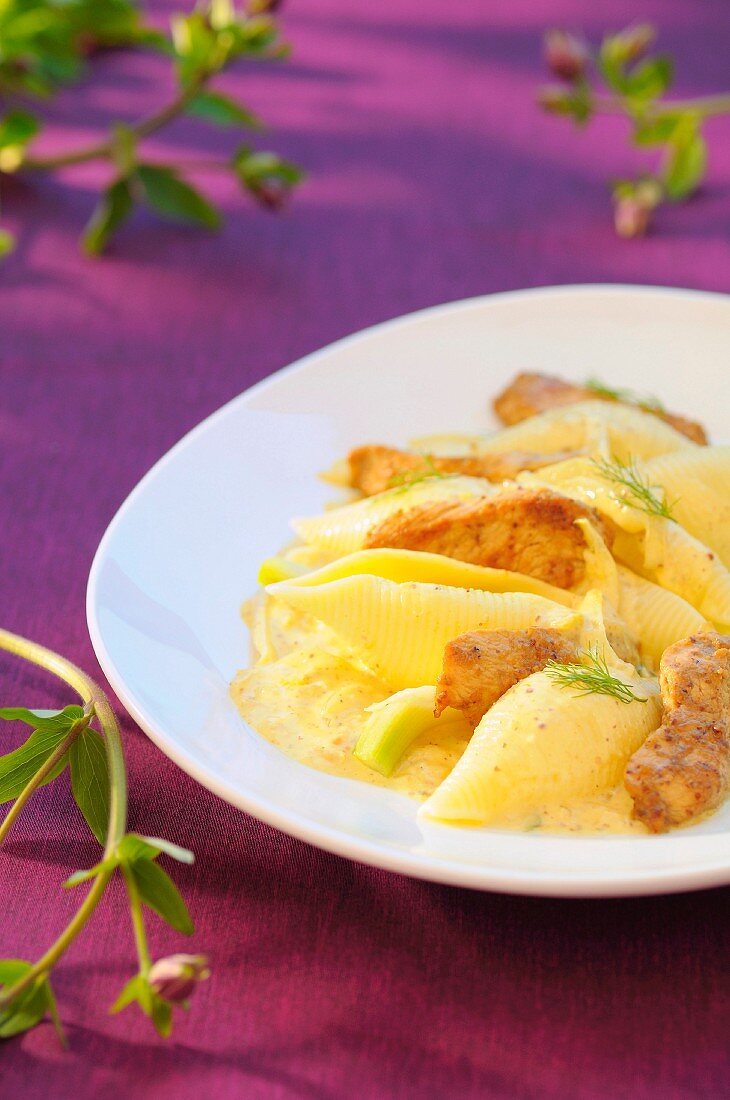 Conchiglioni with traditional mustard sauce and fennel