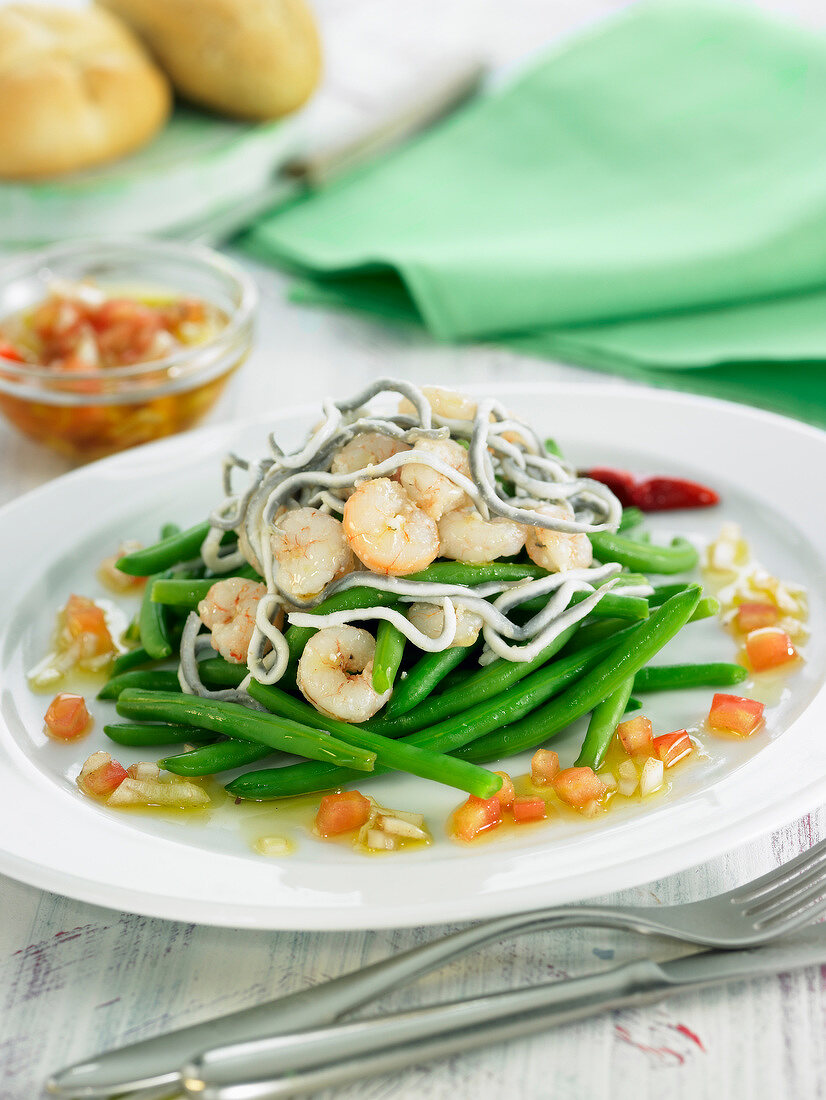 Green bean salad with eels and shrimps