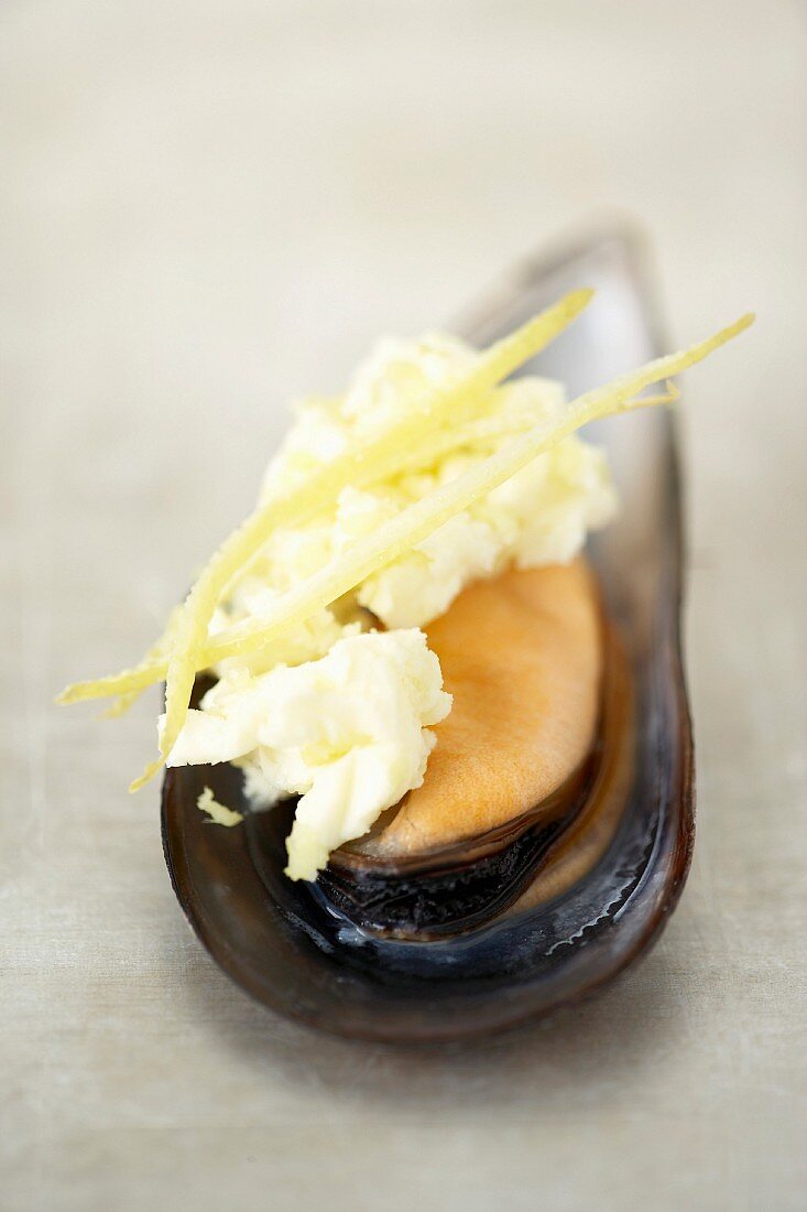 Mussel with butter and ginger
