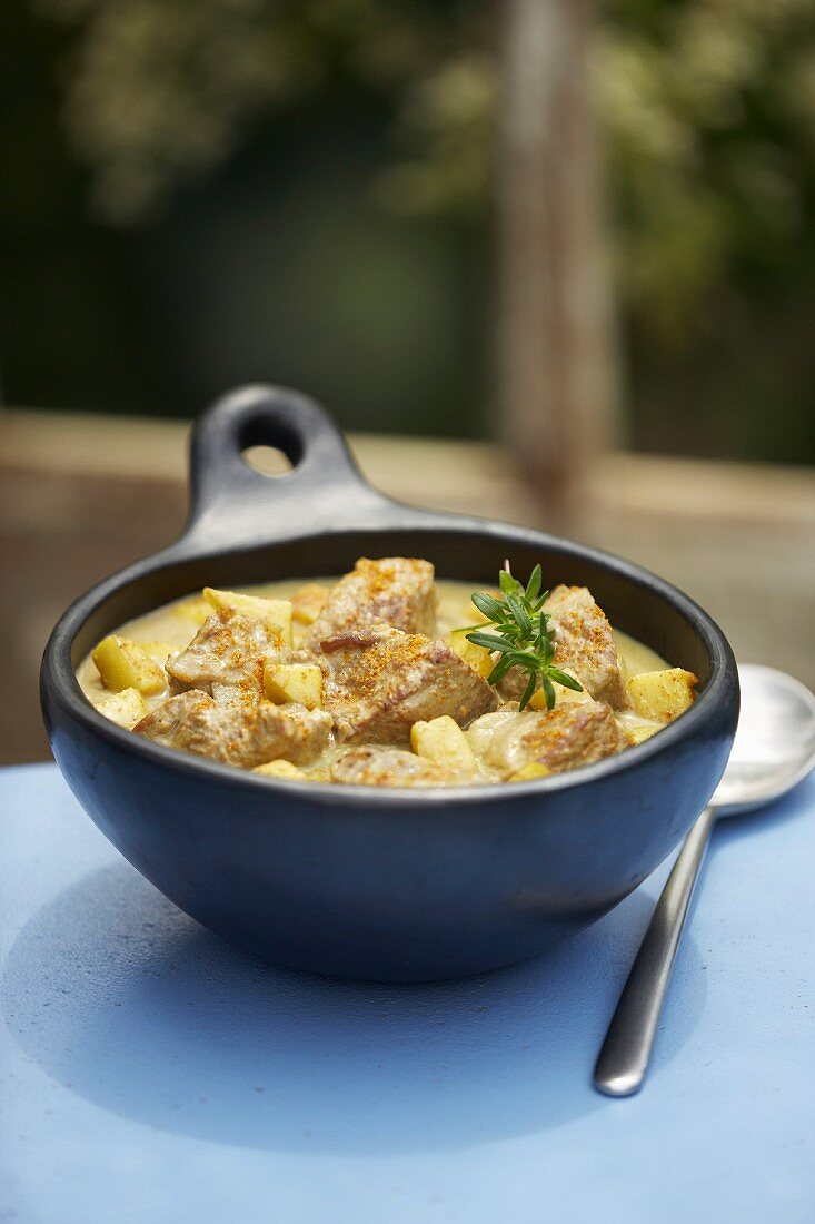 Curry von der Lammschulter mit Kartoffeln