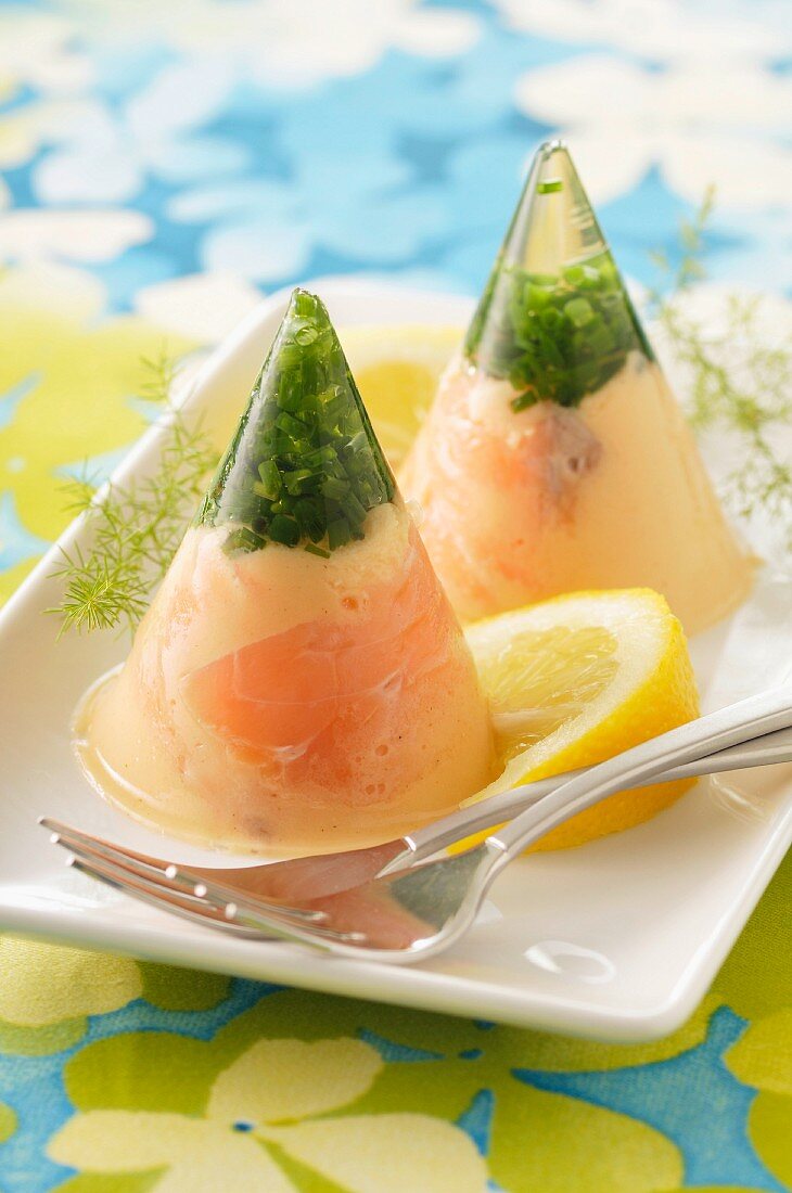 Salmon with chives in aspic