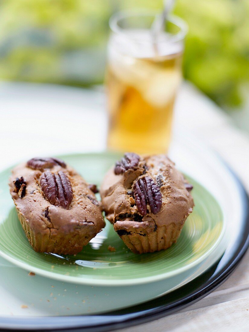 Pecan, dried fruit and Bourbon small cakes