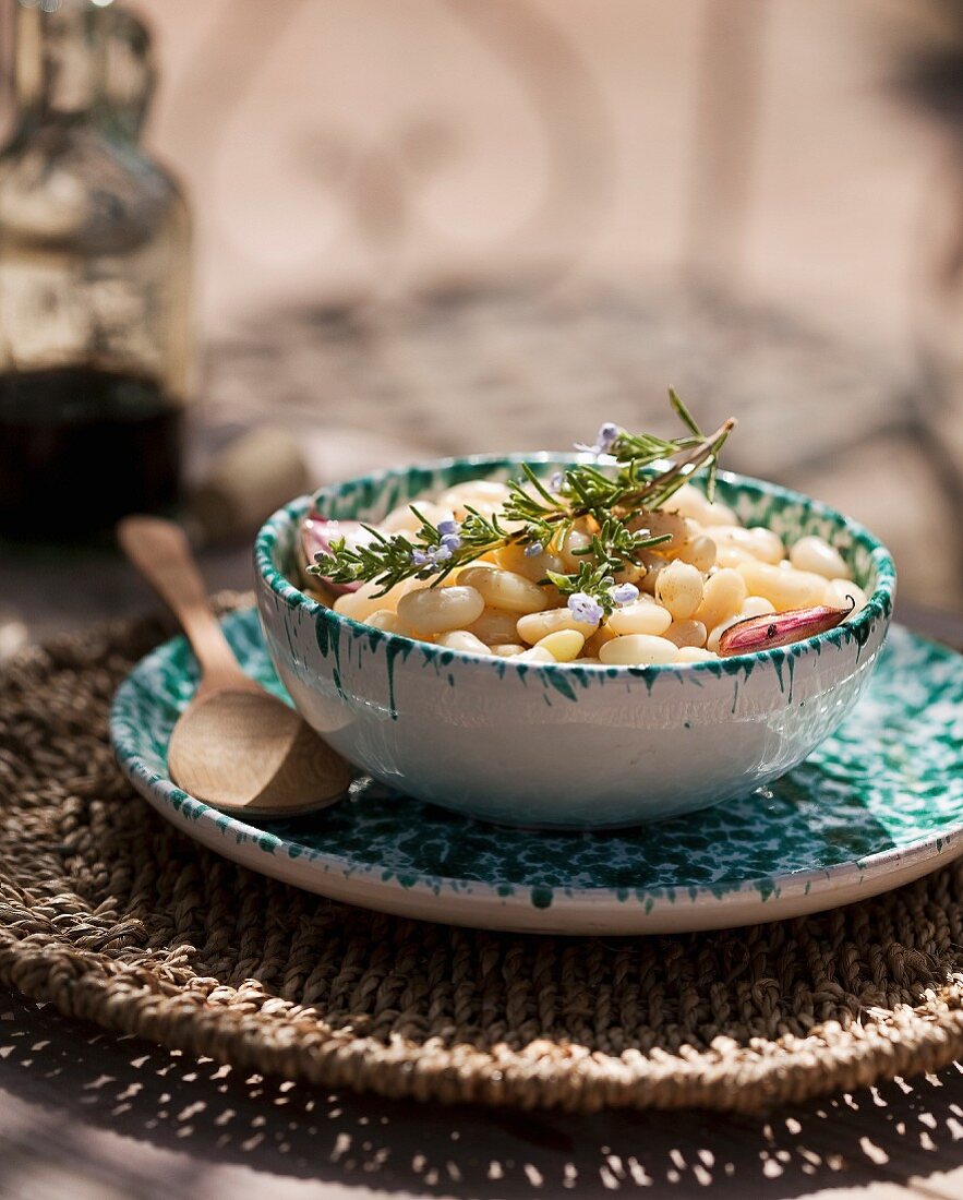 White beans with garlic and rosemary