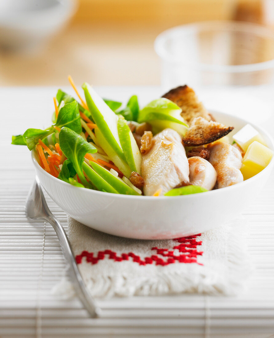 Chicken and Granny Smith apple salad